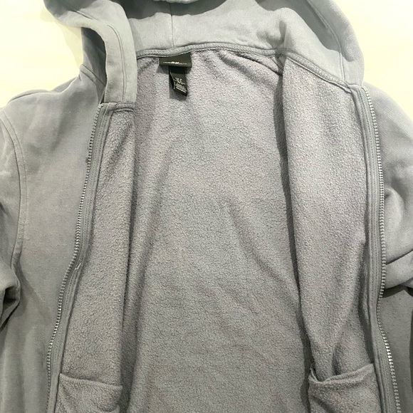 H&M Relaxed Fit Hoodie - Picture 6 of 8